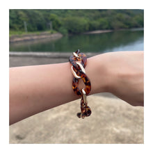 Load image into Gallery viewer, Yumi acrylic bracelet - Amysshoppe.com